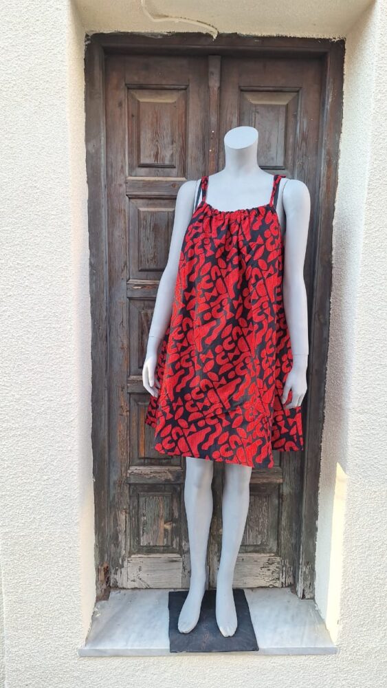 Free size sleeveless gown